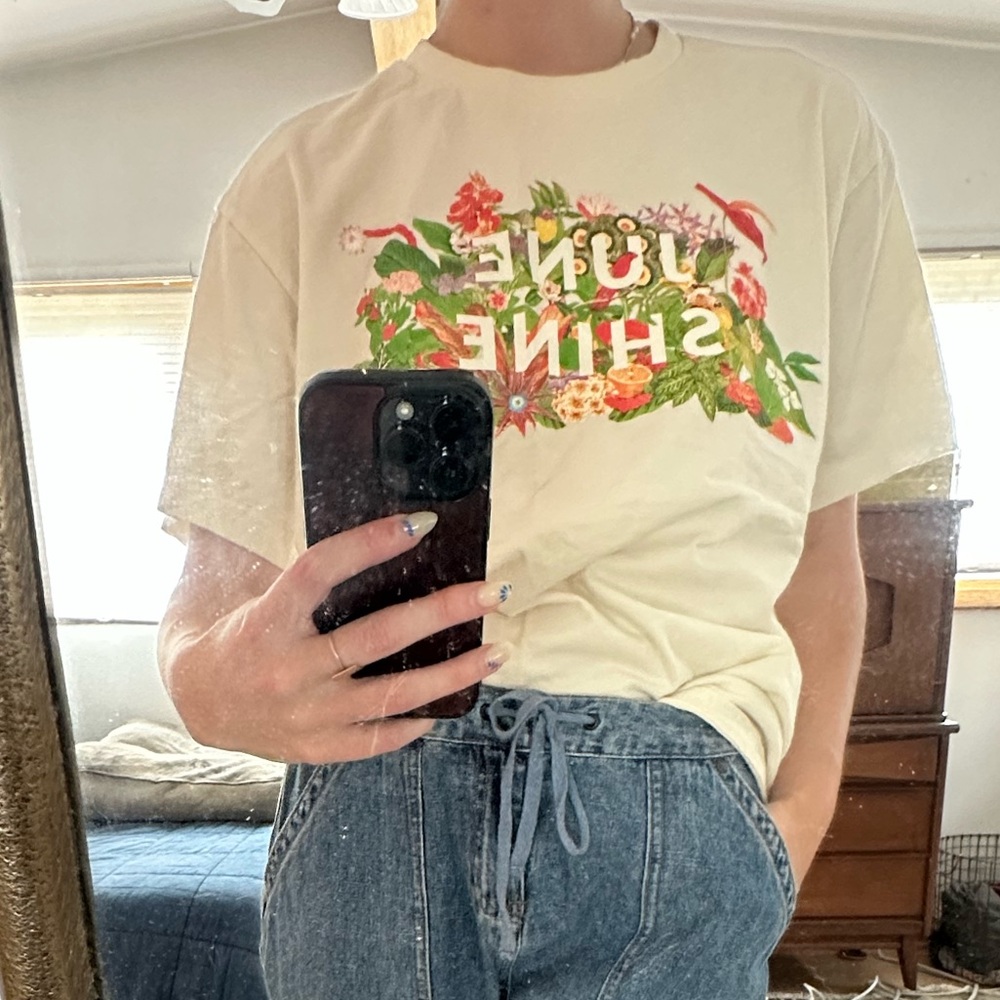 Juneshine Kombucha Cream Tshirt